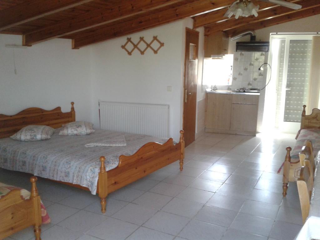 Efterpi Aggeli Apartamento Loutrópolis Thermís Quarto foto