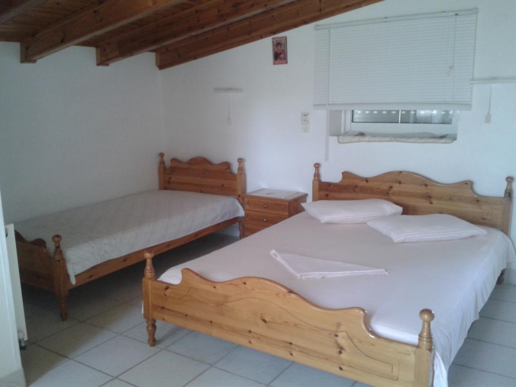 Efterpi Aggeli Apartamento Loutrópolis Thermís Quarto foto